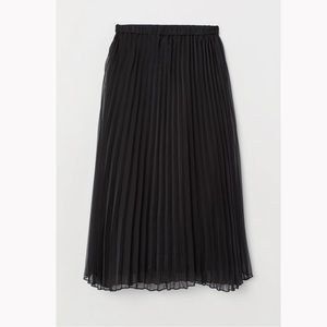 H&M Black Pleated MIDI Skirt Sz 10 NWT